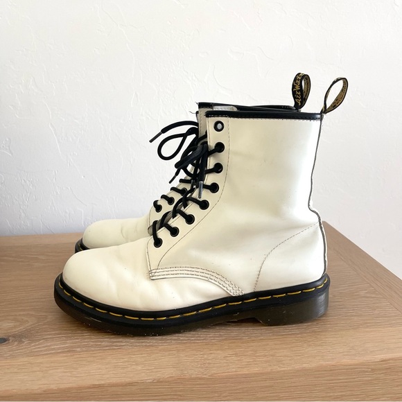 Dr. Martens Shoes - Dr. Martens 1460 Smooth Leather White 8-Eye Lace Up 11821 Combat Docs Boots 9
